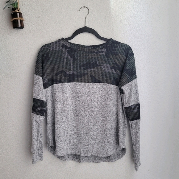 Camo Mixed Waffle Top - Picture 8 of 8